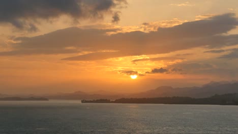 Fiji-Sunset-At-Sea